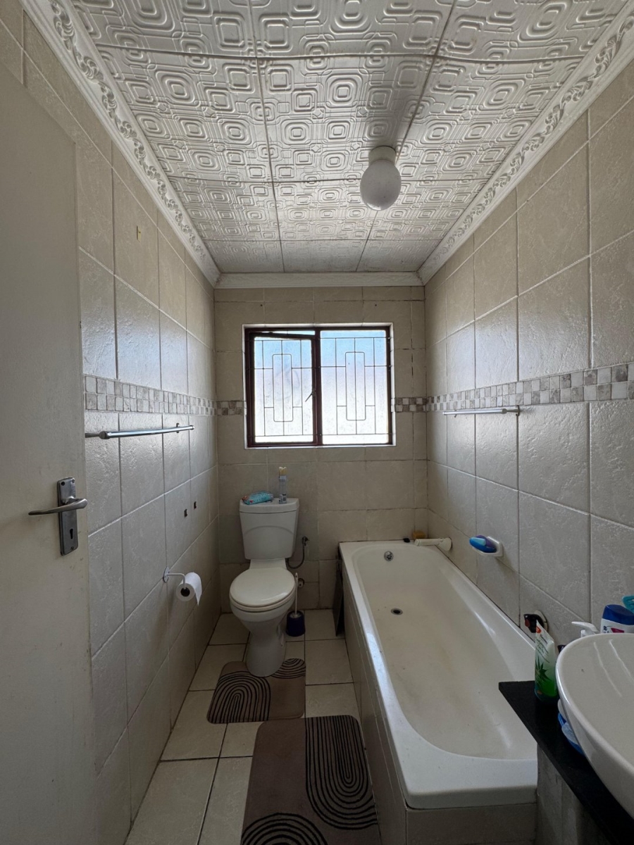 To Let 3 Bedroom Property for Rent in Tuscany Glen Western Cape